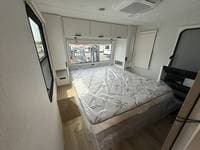 2026 Winnebago 2026 Winnebago Thrive - thumbnail 16