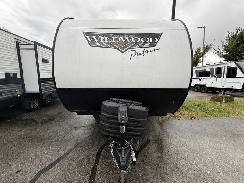 2024 Forest River 2024 Forest River Wildwood Platinum - thumbnail 3