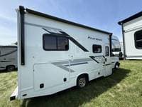 2027 Thor Motor Coach 2027 Thor Motor Coach Four Winds - thumbnail 13