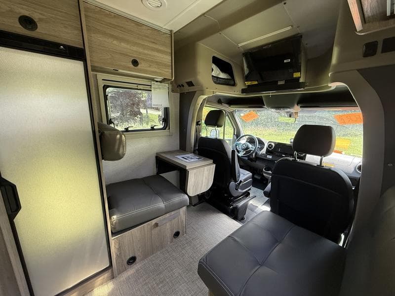 2027 Winnebago 2027 Winnebago Ekko - thumbnail 6