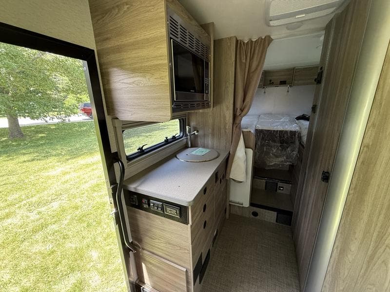2027 Winnebago 2027 Winnebago Ekko - thumbnail 10
