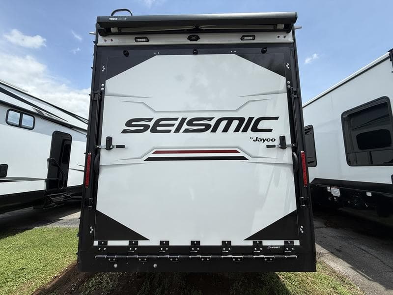 2024 Jayco 2024 Jayco Seismic - thumbnail 5