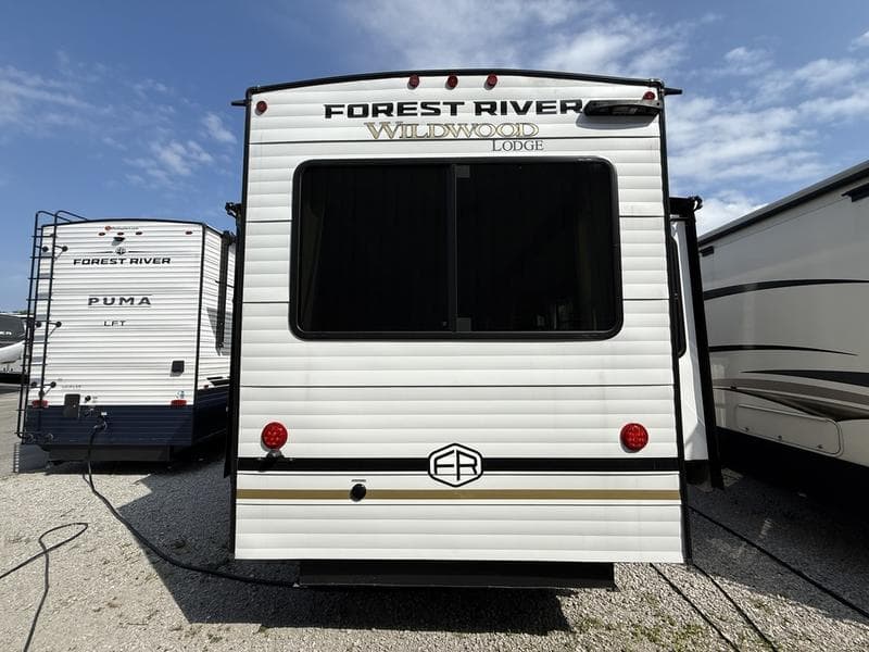 2025 Forest River 2025 Forest River Wildwood - thumbnail 4