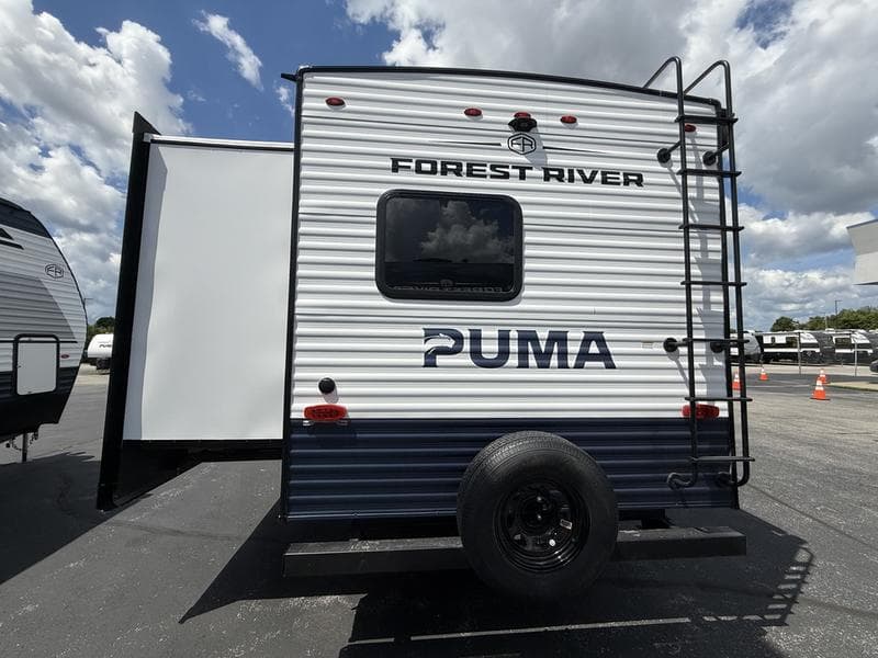 2027 Forest River 2027 Forest River Puma - thumbnail 5