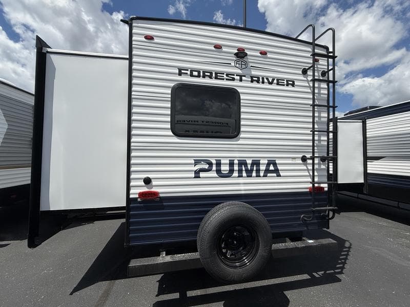 2027 Forest River 2027 Forest River Puma - thumbnail 5