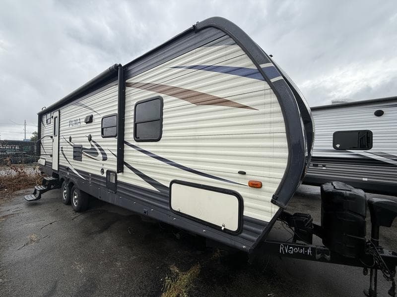 2017 Palomino Puma 28FQDB