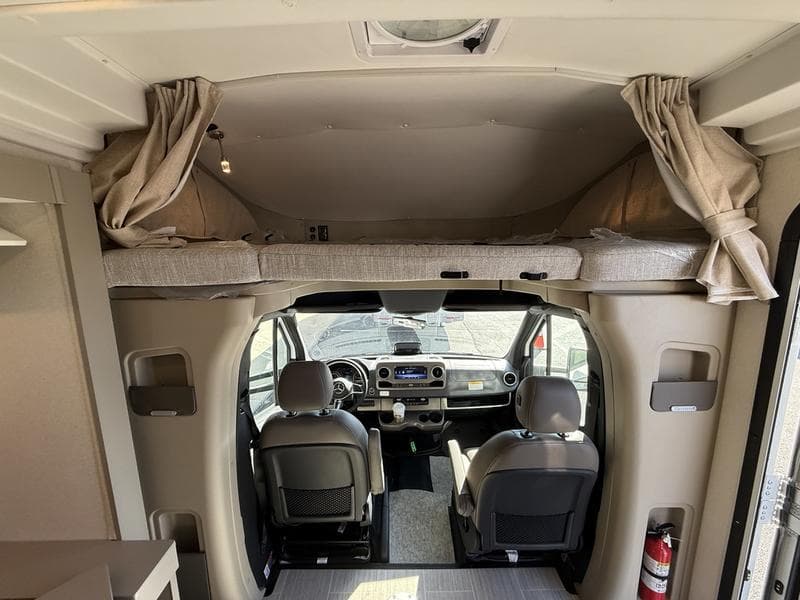 2027 Winnebago 2027 Winnebago View - thumbnail 8