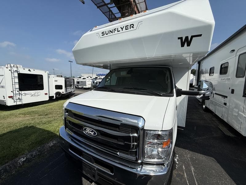 2027 Winnebago 2027 Winnebago Sunflyer - thumbnail 3