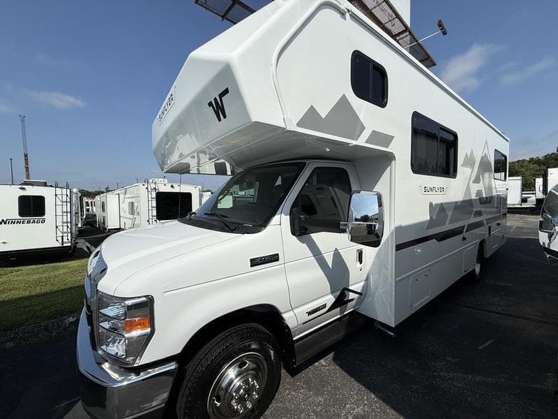 2027 Winnebago 2027 Winnebago Sunflyer - thumbnail 4