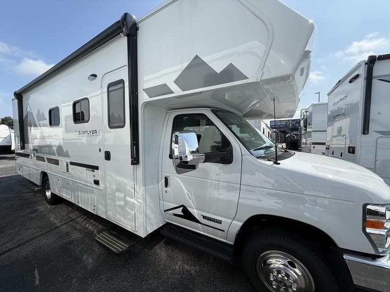 2027 Winnebago Sunflyer 28MB