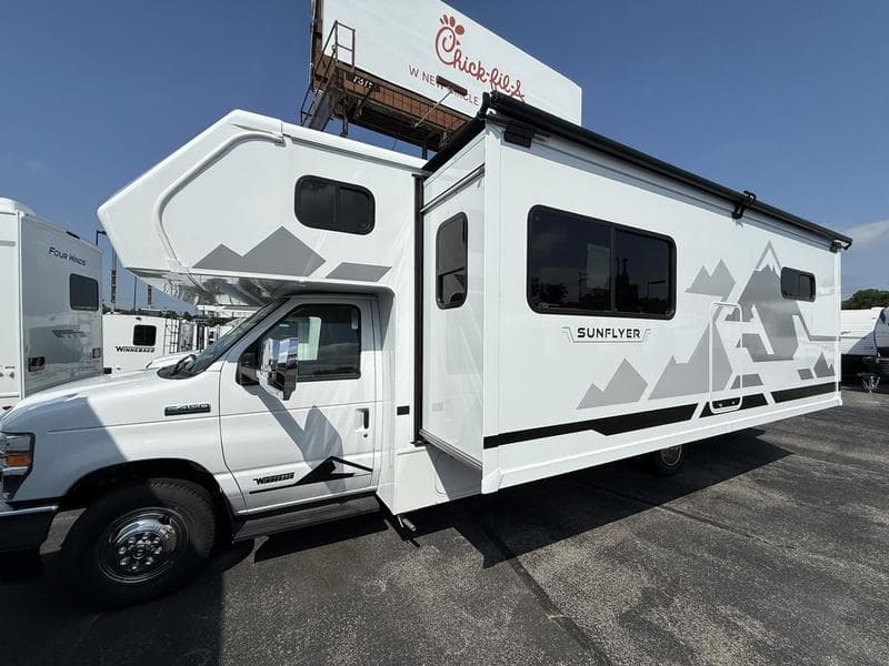 2027 Winnebago 2027 Winnebago Sunflyer - thumbnail 4