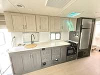2027 Winnebago 2027 Winnebago Sunflyer - thumbnail 22