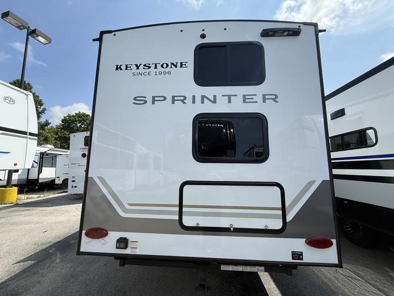 2027 Keystone 2027 Keystone Sprinter - thumbnail 4