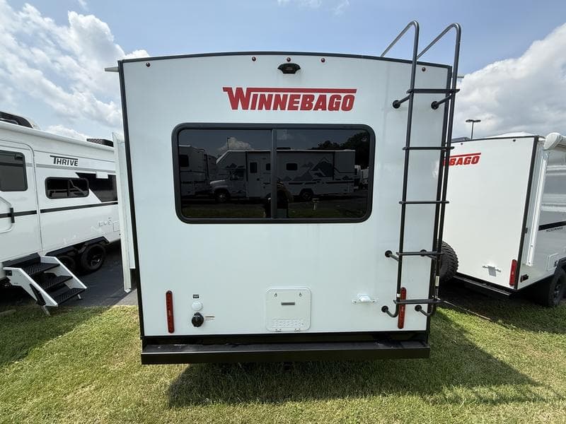2027 Winnebago 2027 Winnebago Thrive - thumbnail 5