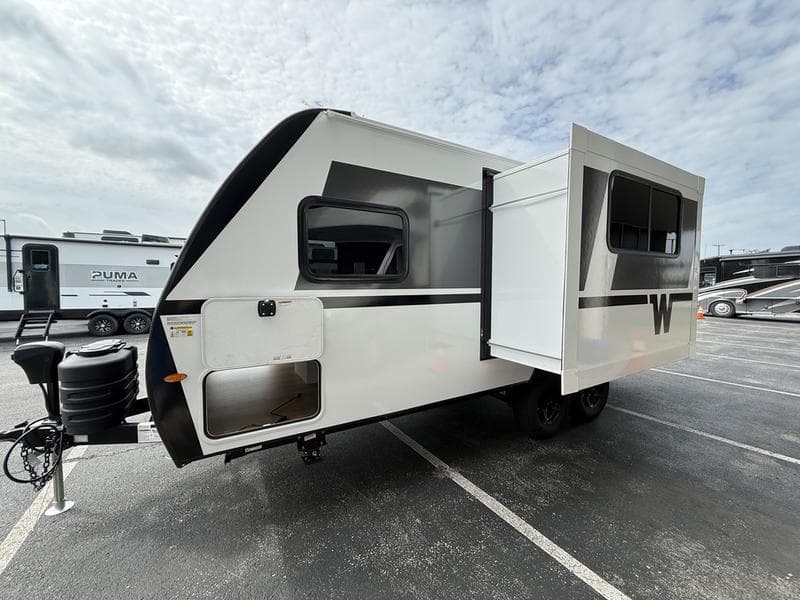 2027 Winnebago 2027 Winnebago Minnie - thumbnail 4
