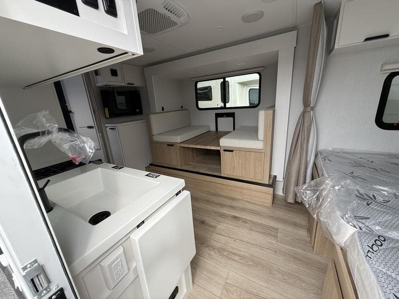 2027 Winnebago 2027 Winnebago Minnie - thumbnail 6