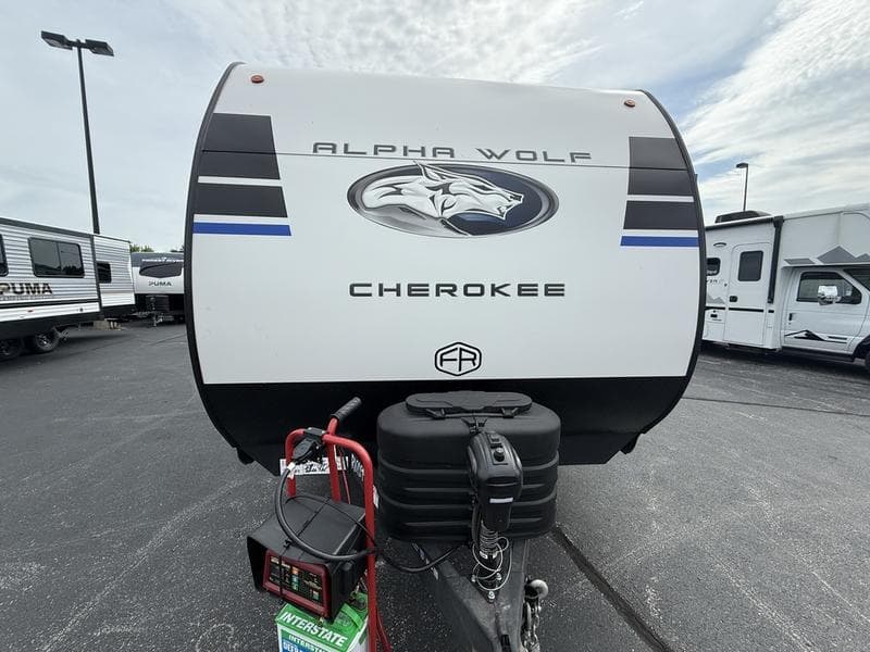 2027 Forest River 2027 Forest River Cherokee Alpha Wolf - thumbnail 2