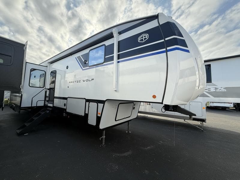 2027 Forest River Cherokee Arctic Wolf 37LOFT