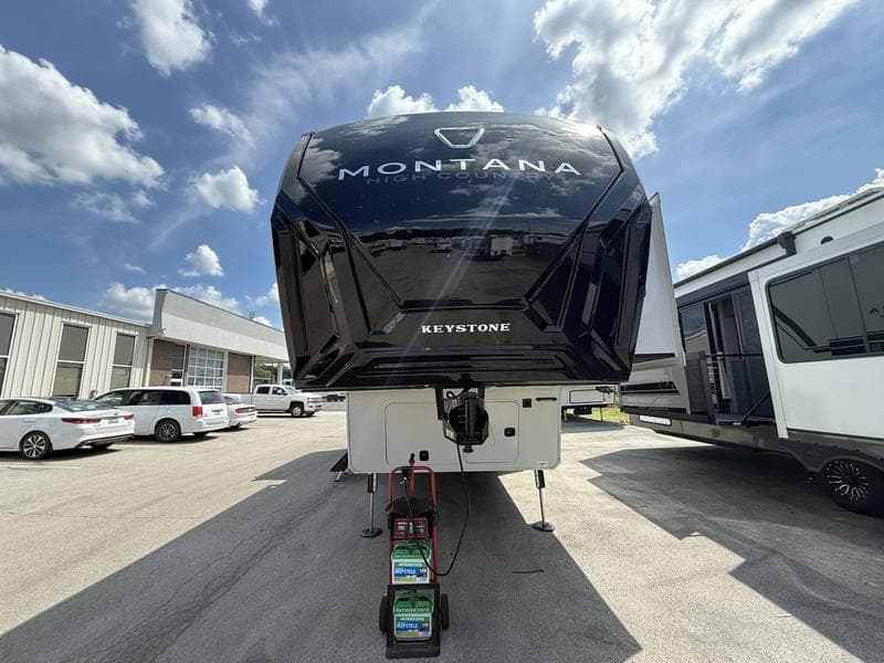 2027 Keystone 2027 Keystone Montana High Country - thumbnail 3