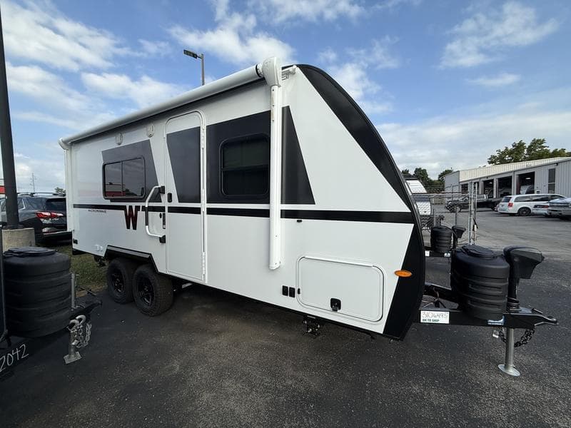 2027 Winnebago Micro Minnie 2000TRB