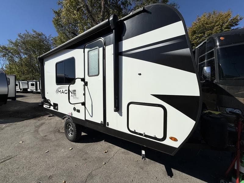 2024 Grand Design Imagine 15RB