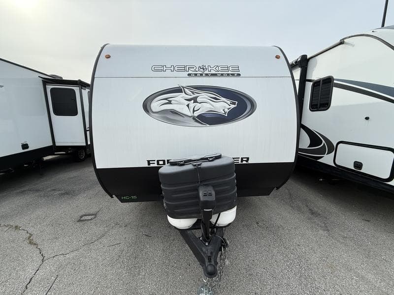 2025 Forest River 2025 Forest River Cherokee Grey Wolf - thumbnail 3