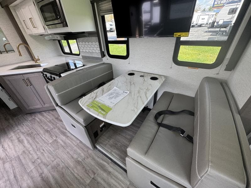 2025 Thor Motor Coach 2025 Thor Motor Coach Ace - thumbnail 11