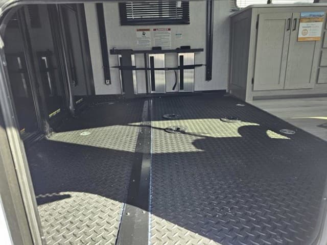 2026 East to West 2026 East to West Alta Toy Hauler - thumbnail 8