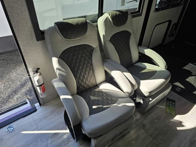 2026 East to West 2026 East to West Alta Toy Hauler - thumbnail 13