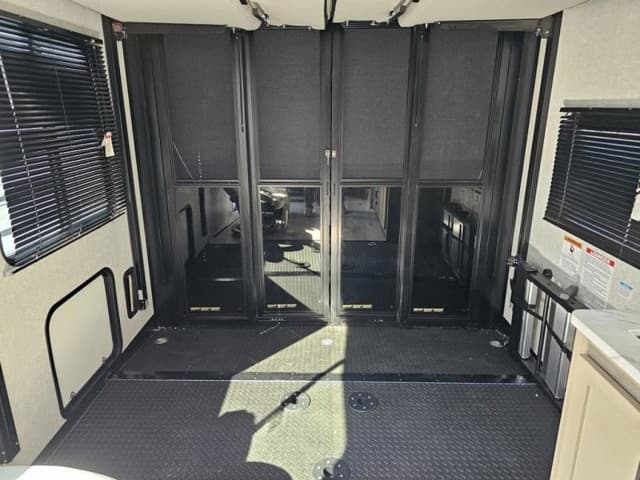 2026 East to West 2026 East to West Alta Toy Hauler - thumbnail 16