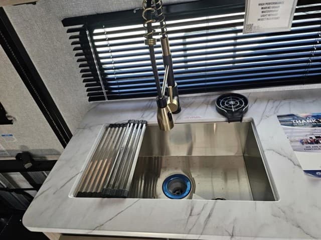 2026 East to West 2026 East to West Alta Toy Hauler - thumbnail 17