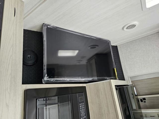 2026 East to West 2026 East to West Alta Toy Hauler - thumbnail 20