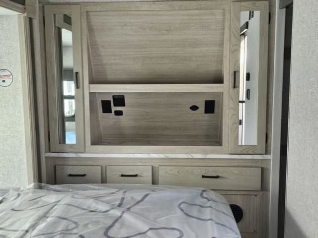 2026 East to West 2026 East to West Alta Toy Hauler - thumbnail 28