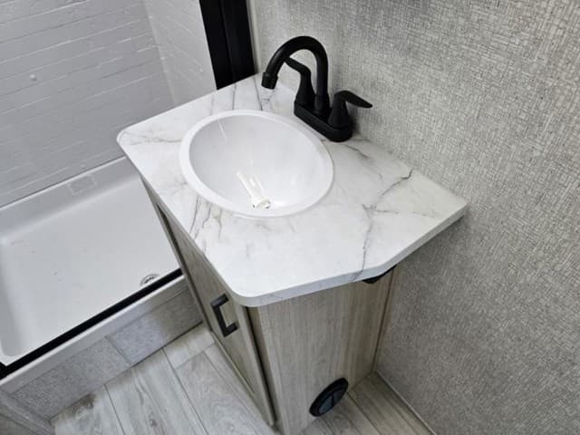 2026 East to West 2026 East to West Alta Toy Hauler - thumbnail 32