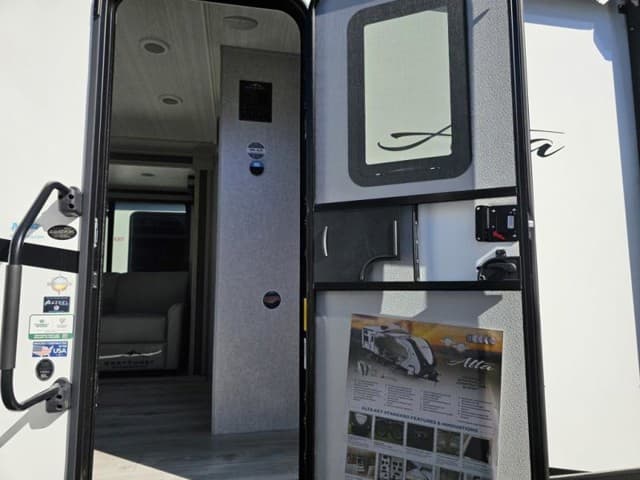 2026 East to West 2026 East to West Alta - thumbnail 11