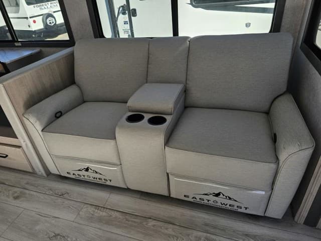 2026 East to West 2026 East to West Alta - thumbnail 13