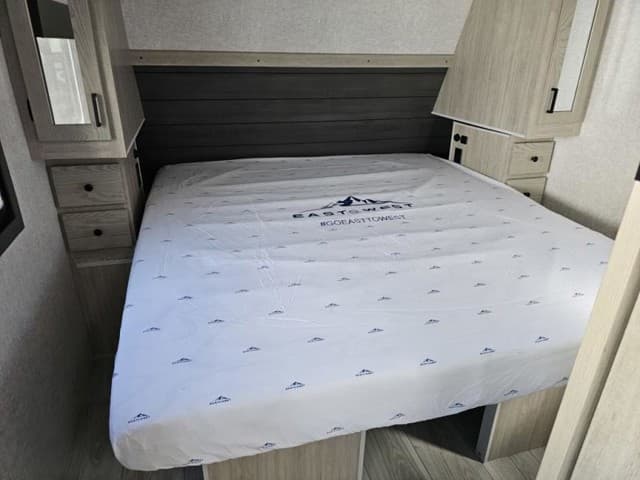 2026 East to West 2026 East to West Alta - thumbnail 32