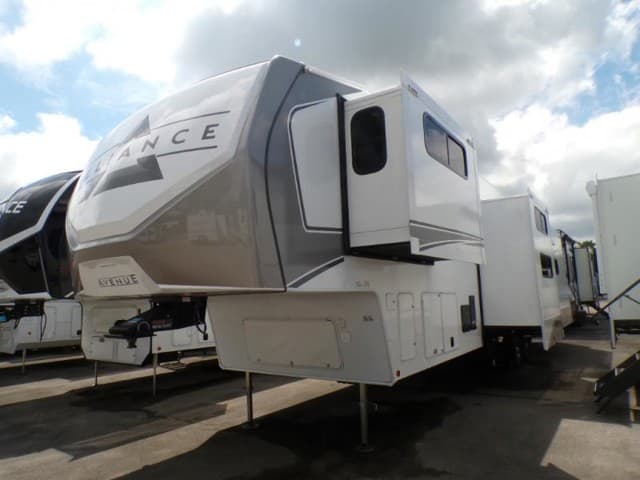 2026 Alliance RV 2026 Alliance RV Avenue - thumbnail 3