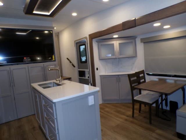 2026 Alliance RV 2026 Alliance RV Avenue - thumbnail 13