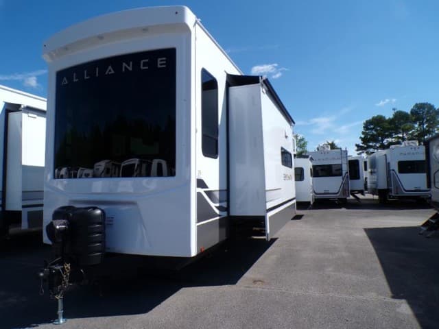 2026 Alliance RV 2026 Alliance RV Benchmark - thumbnail 3