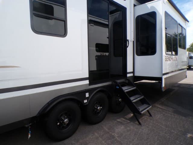2026 Alliance RV 2026 Alliance RV Benchmark - thumbnail 10