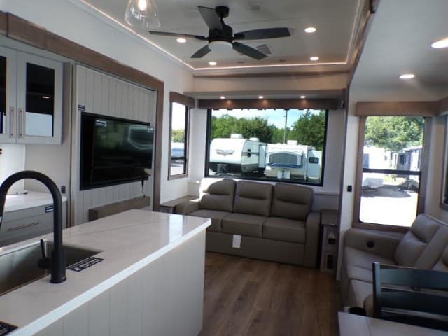 2026 Alliance RV 2026 Alliance RV Benchmark - thumbnail 12