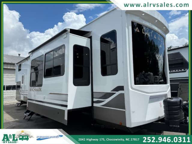 2026 Alliance RV Benchmark 42LFT