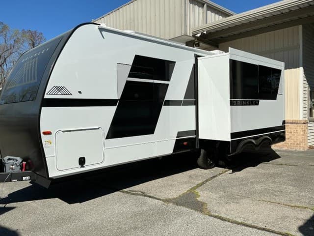 2025 Brinkley RV 2025 Brinkley RV Model I - thumbnail 4