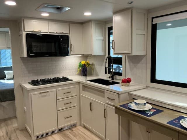 2025 Brinkley RV 2025 Brinkley RV Model I - thumbnail 8