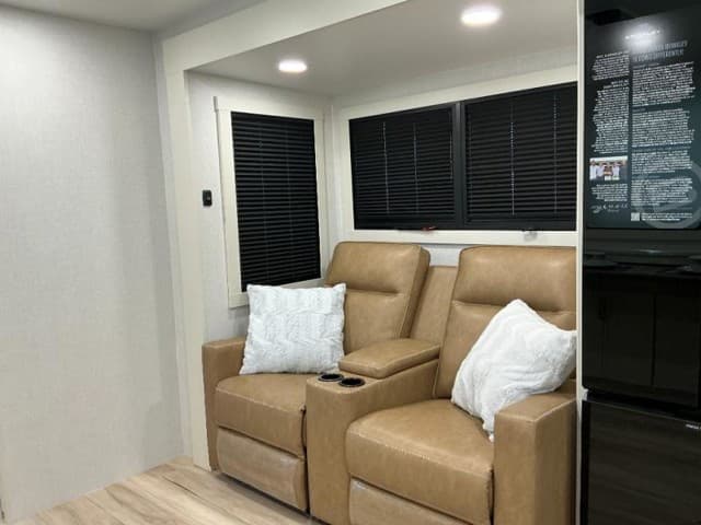 2025 Brinkley RV 2025 Brinkley RV Model I - thumbnail 12