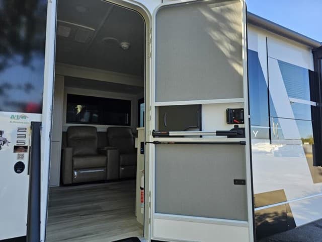 2026 Brinkley RV 2026 Brinkley RV Model I - thumbnail 11
