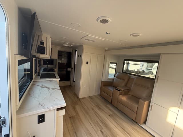 2026 Brinkley RV 2026 Brinkley RV Model IX - thumbnail 8