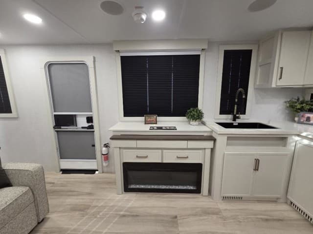2026 Brinkley RV 2026 Brinkley RV Model I - thumbnail 9