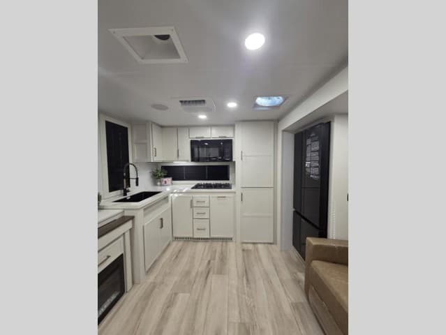 2026 Brinkley RV 2026 Brinkley RV Model I - thumbnail 10